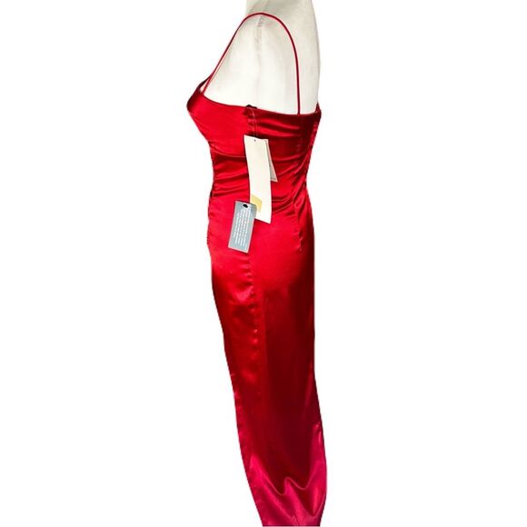 NWT Roberta Bridal Red Satin Column Gown | Size 3/4 - Picture 4 of 9